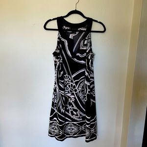 Super cute A-line stretchy black and white mini from WHBM.